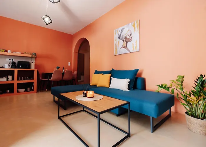 Sunday's Perissa (Santorini)