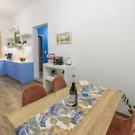 Sunday's Apartman *