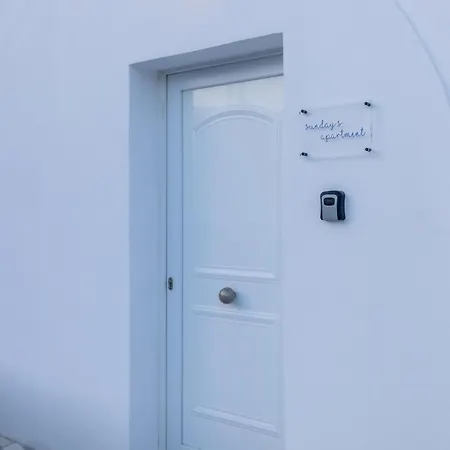 Sunday's Perissa (Santorini)